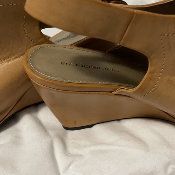 Bandolino wedge shoe. - Picture 3 of 3